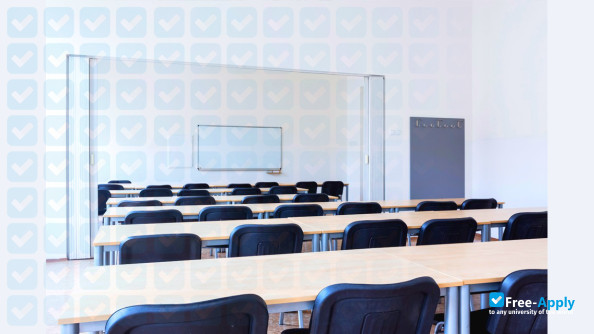 Photo de l’College of International and Public Relations Prague #7