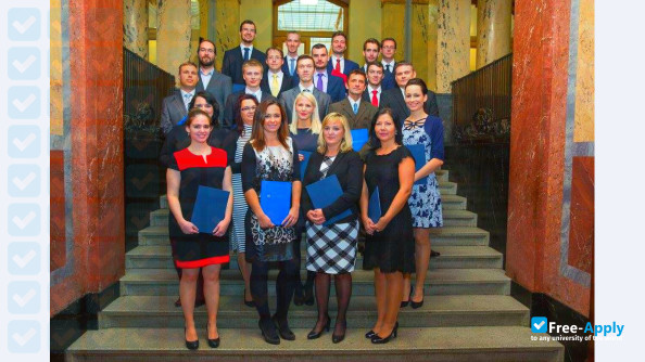 Foto de la College of Business and Law #1