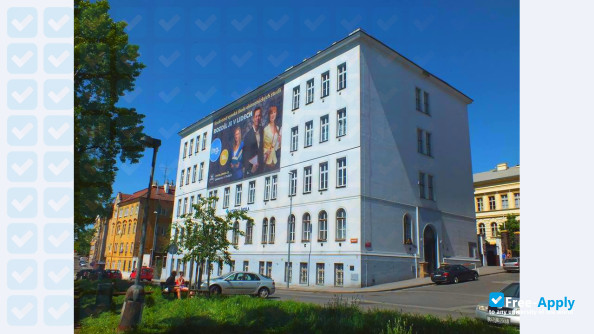 Photo de l’Private College of Economic Studies