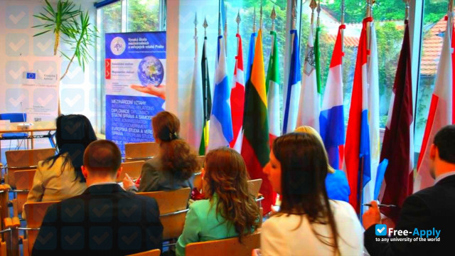 Foto de la College of International and Public Relations, Prague #4