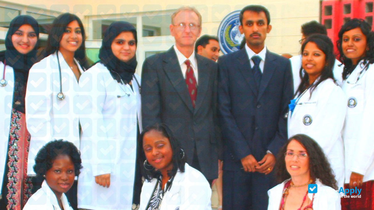Foto de la All Saints University School of Medicine #4
