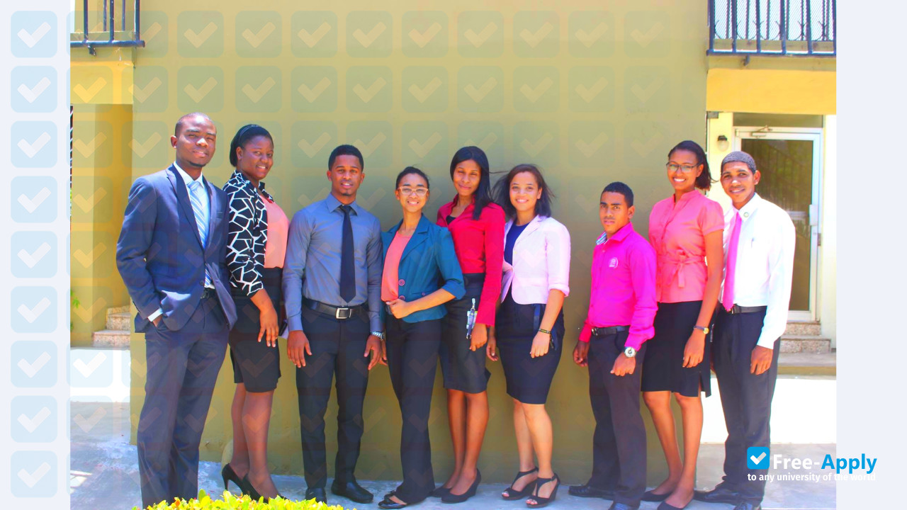 Foto de la Dominican Adventist University #2