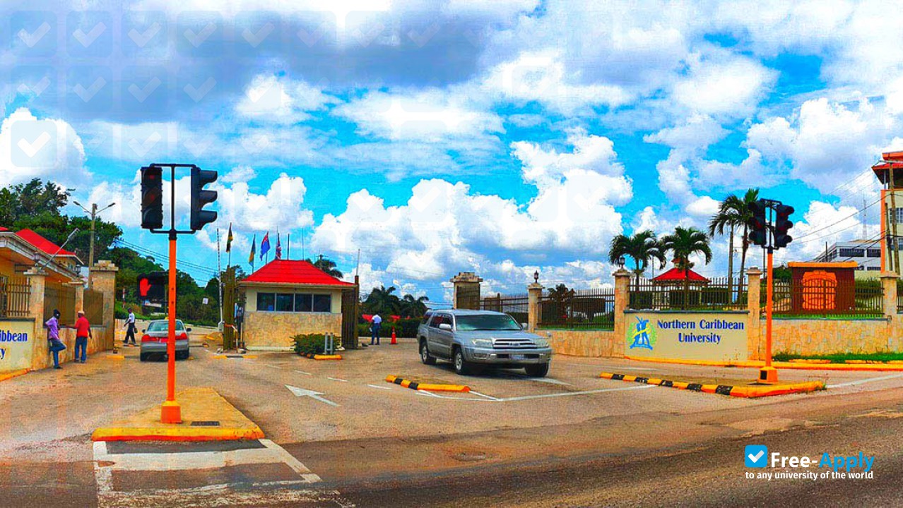 Photo de l’Caribbean University #5