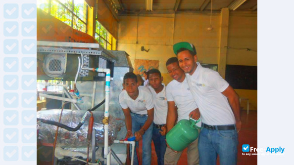 Photo de l’Oscus San Valero Technical High School #5
