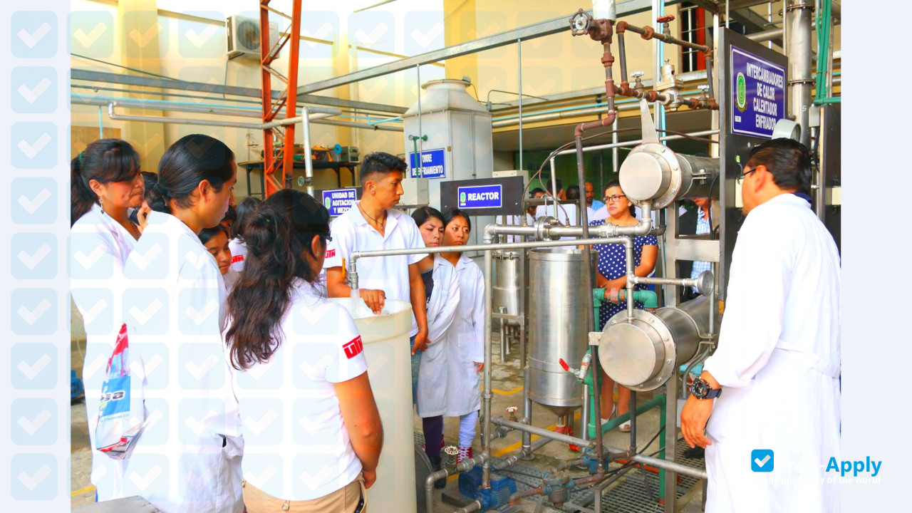 Foto de la State Technical University of Quevedo (UTEQ) #6