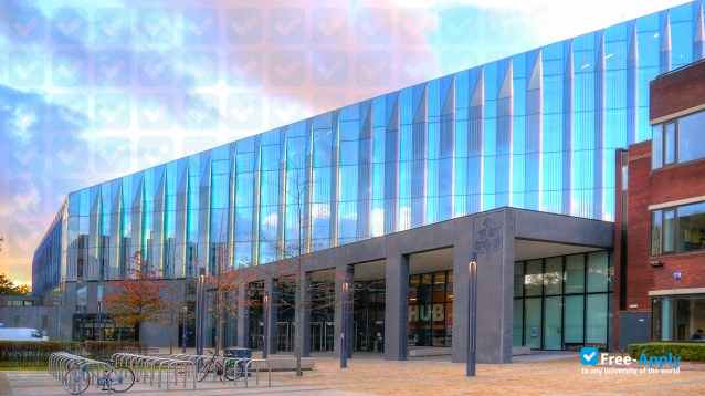 metropolitan university photo #1