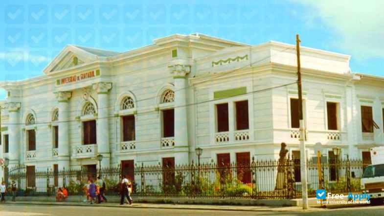 University of Guayaquil (UG) photo #2