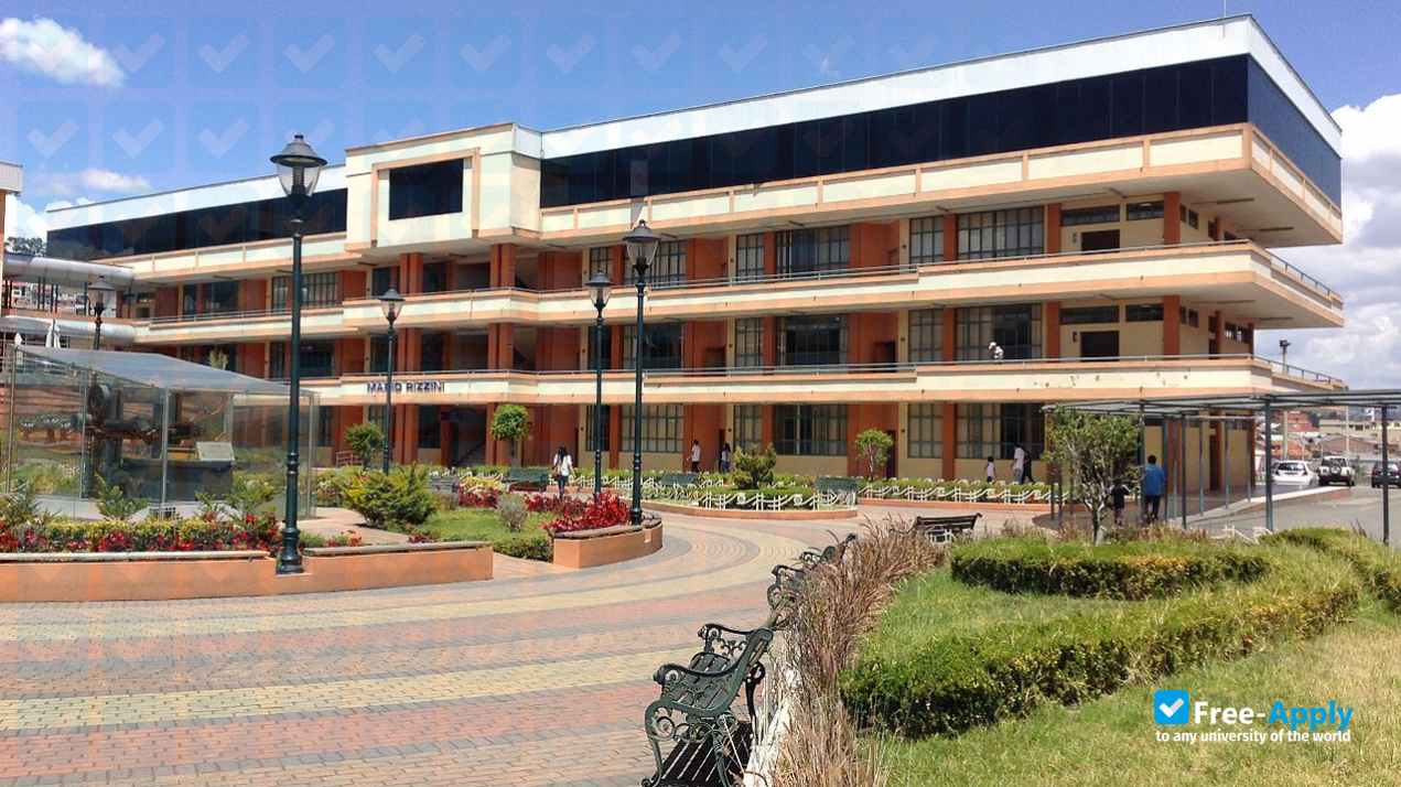 Foto de la Salesian Polytechnic University (UPS) #11