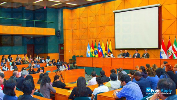 Foto de la Simon Bolivar Andean University (UASB)