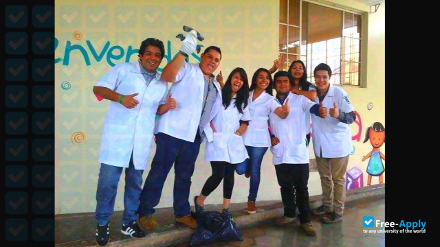 Foto de la Autonomous University of Santa Ana #1