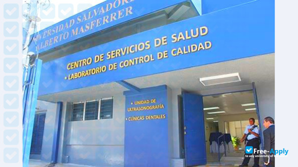 Foto de la Salvadoran Alberto Masferrer University #7