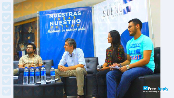 Foto de la Dr. Jose Matias Delgado University #8