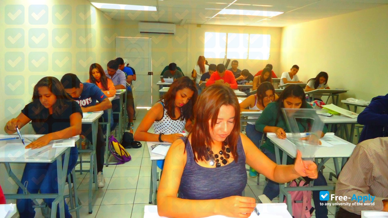 Technical Latin-American University (UTLA) photo #10