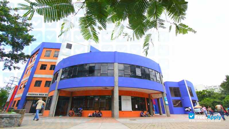 University of El Salvador photo #10