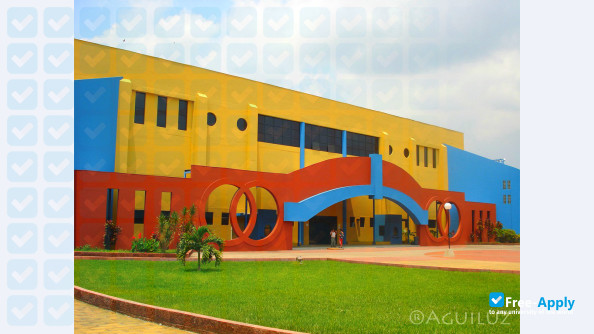 University of El Salvador photo #7