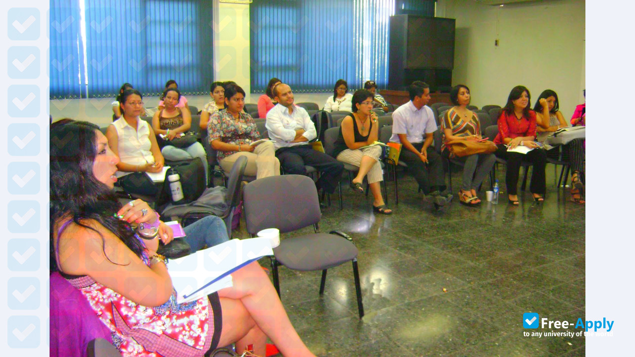 University of El Salvador photo #6