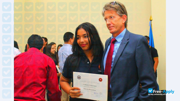 Foto de la Catholic University of Occident #11