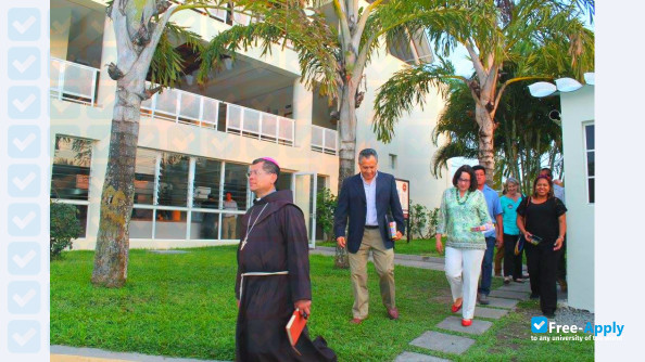 Foto de la Catholic University of Occident #9