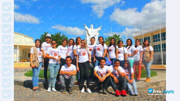 Foto de la Catholic University of Occident #7