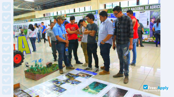 Foto de la College of Agriculture Roberto Quiñonez #5