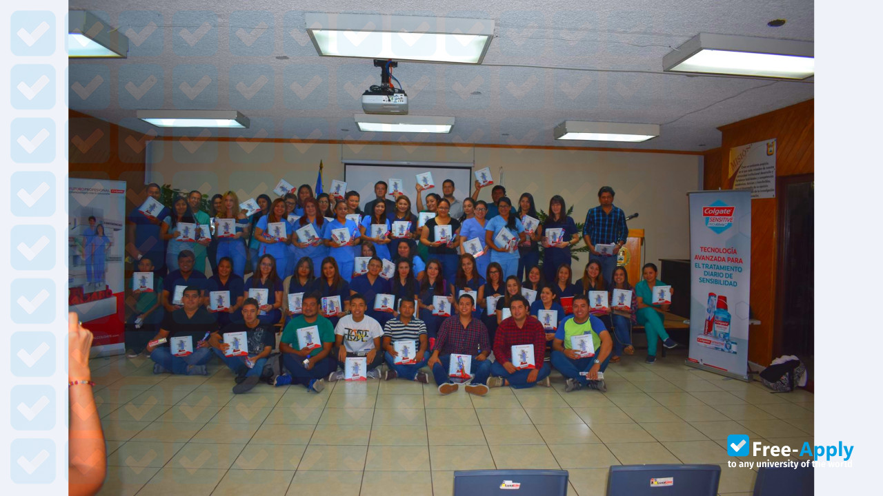 New San Salvador University photo #11