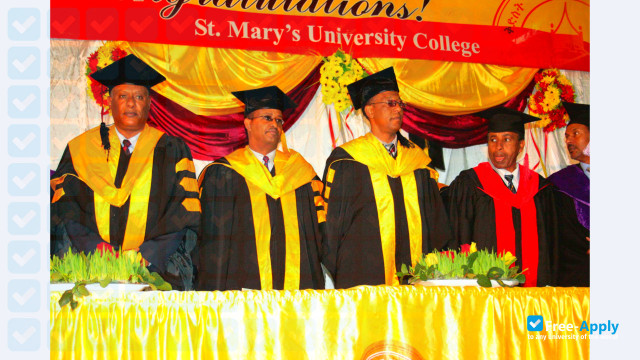 St. Mary's University фотография №1