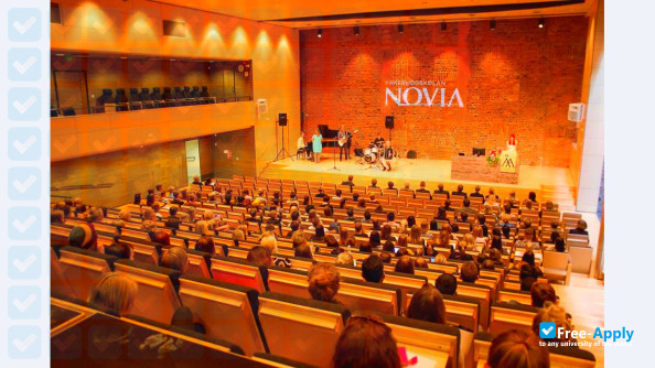 Foto de la Novia University of Applied Sciences #1