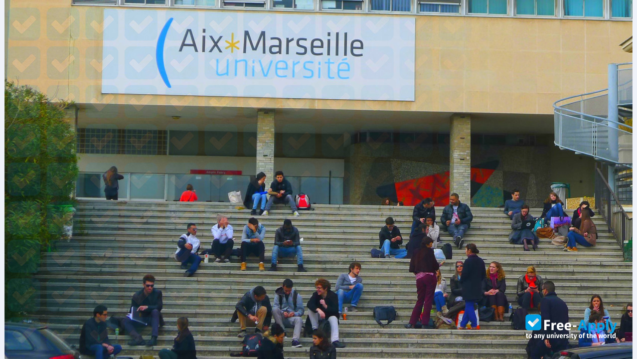 Aix-Marseille University фотография №4