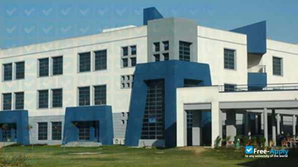 Photo de l’Higher Institute of Technology and Commercial Studies