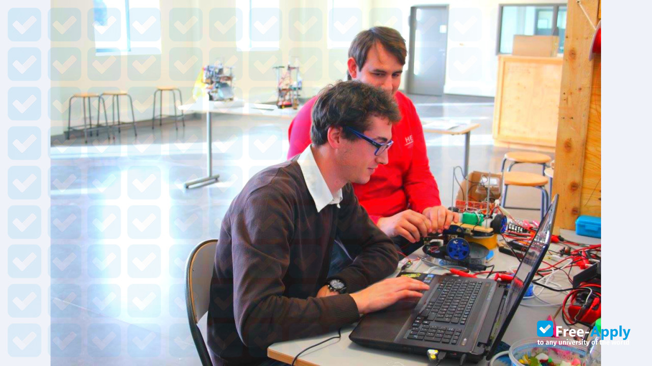 Photo de l’HEI, Graduate school of engineering #7