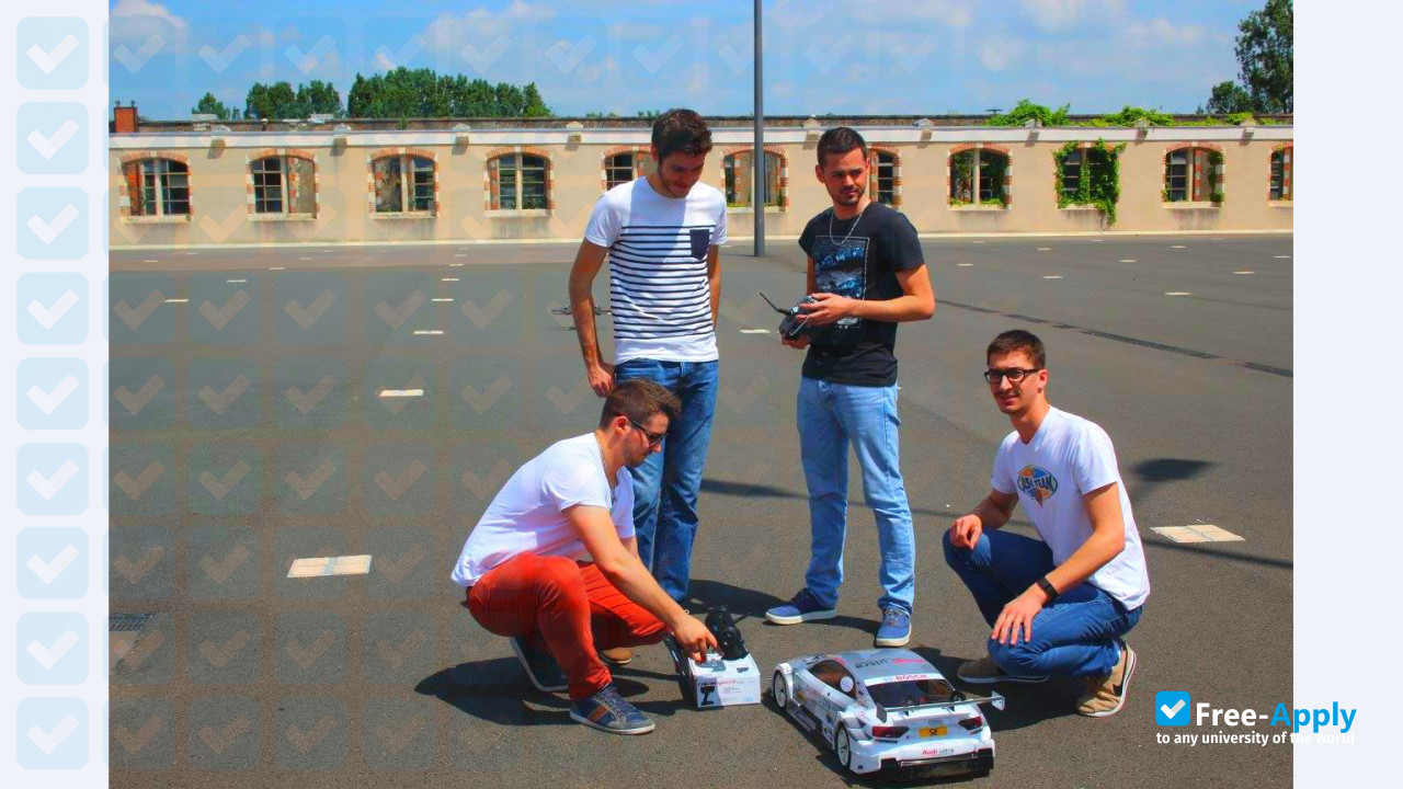 Photo de l’HEI, Graduate school of engineering #8