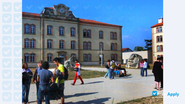 Photo de l’National University Institute Champollion #6