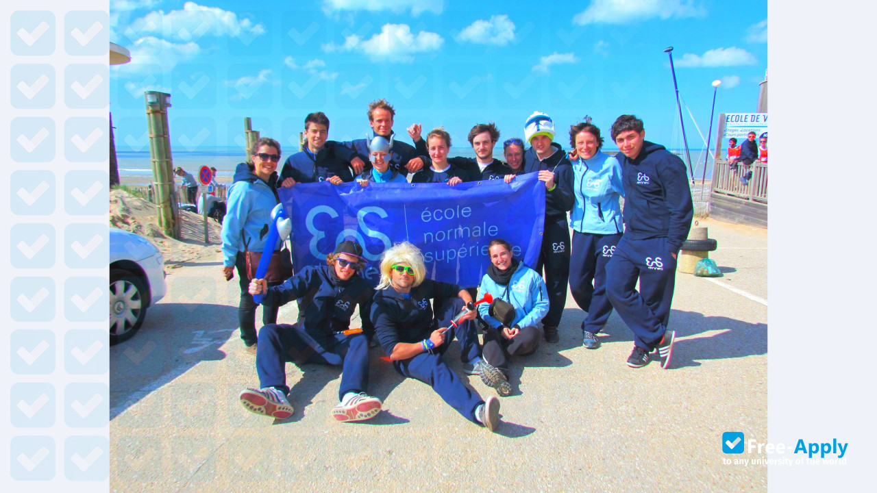 Photo de l’Rennes Normal University #9