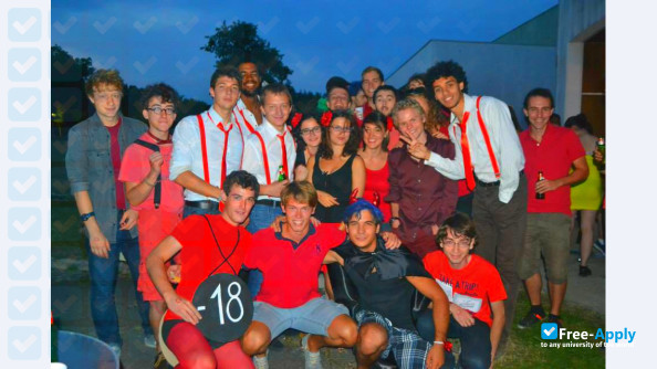 Photo de l’Rennes Normal University #2