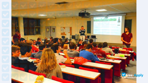 Foto de la Special School of Public Works, Building and Industry #6