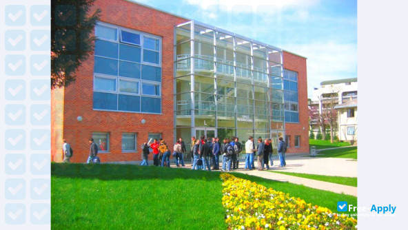 Foto de la Special School of Public Works, Building and Industry #4