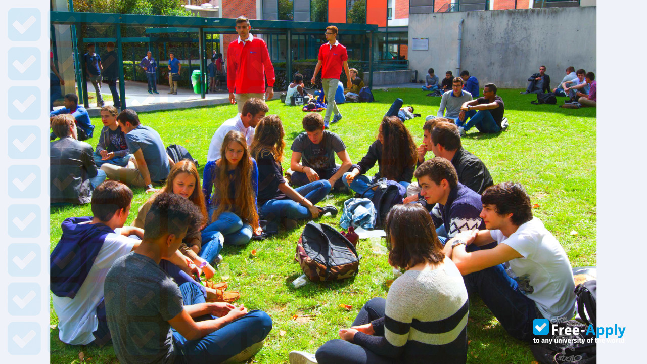 Higher School of Telecommunications Engineering and Computer Science photo #13