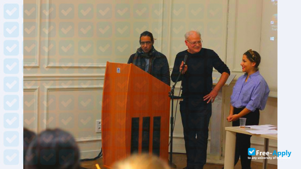 Foto de la The American University of Paris #7