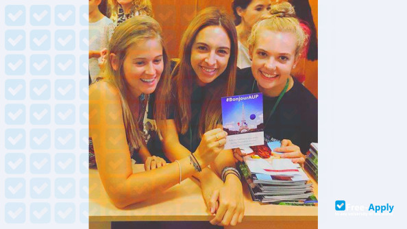 Foto de la The American University of Paris #13