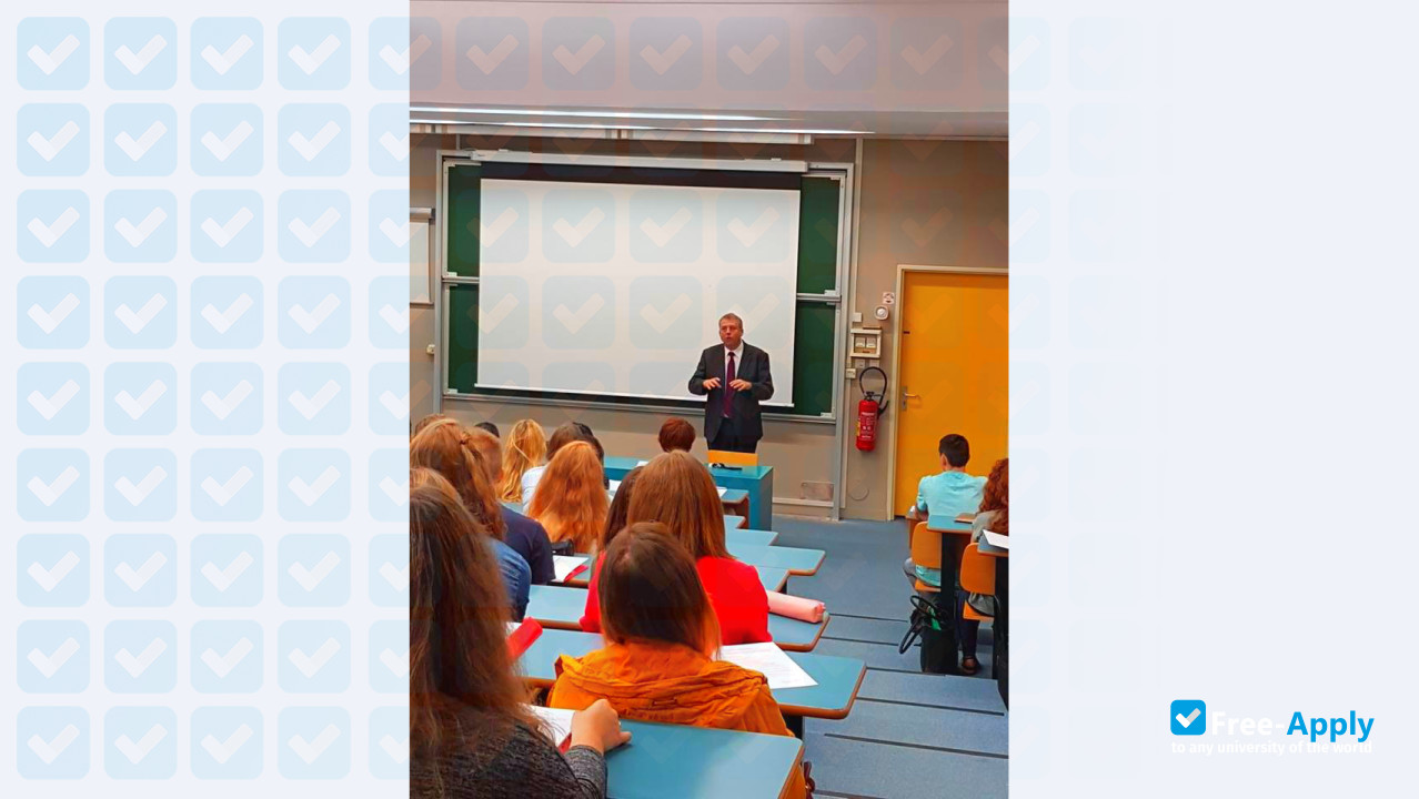 Higher School of Organic and Mineral Chemistry фотография №5