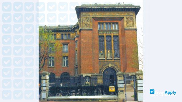 Foto de la Higher School of Electricity #3