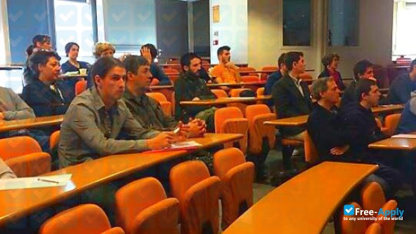 Foto de la Higher School of Advanced Industrial Technologies #10