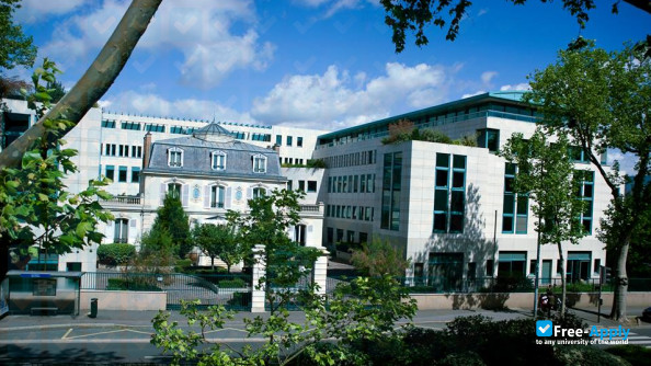 Foto de la National School of Petroleum and Engines #3