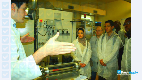 Foto de la National School of Petroleum and Engines #13