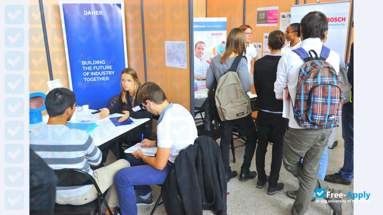 Photo de l’National Institute of Applied Sciences Center Val de Loire #11