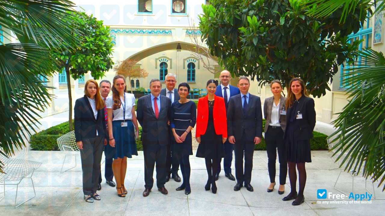 National School of Administration photo #7
