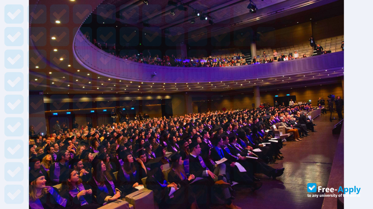 Photo de l’NEOMA Business School #7