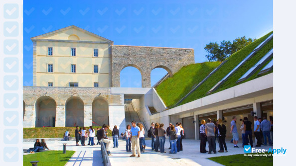 Foto de la University of Pau and Adour Country #8