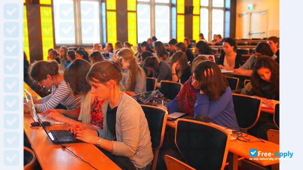 Foto de la Catholic University of Paris #7