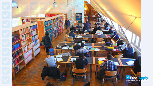 Foto de la Catholic University of Paris #5